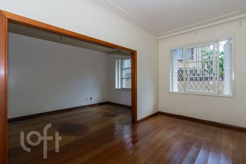 Image 38 - 227900
